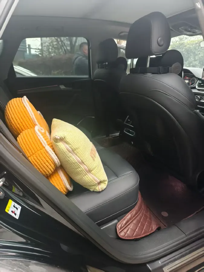 2022 Audi Q5L 2.0T 190HP L4 7DCT,autocango,china used car exporter,china ev exporter,chinese used car exporter,chinese used ev exporter