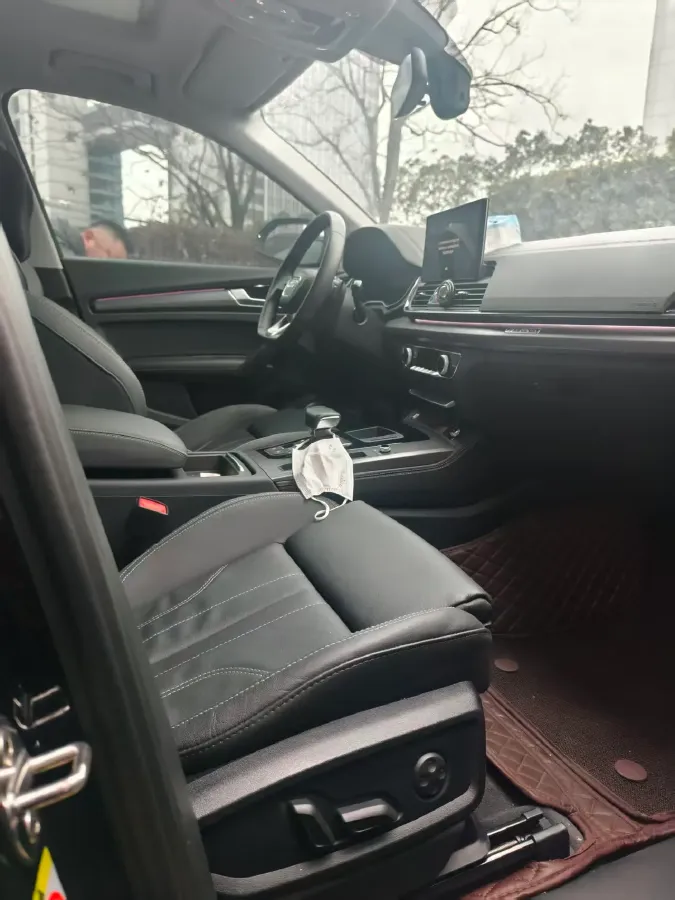 2022 Audi Q5L 2.0T 190HP L4 7DCT,autocango,china used car exporter,china ev exporter,chinese used car exporter,chinese used ev exporter