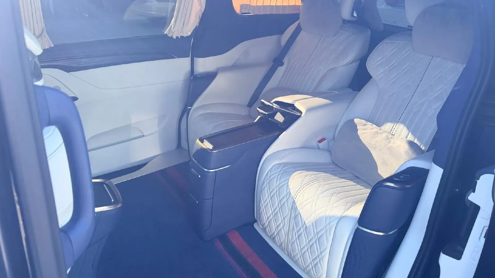 2020 Buick GL8 2.0T 237HP L4 9AT,autocango,china used car exporter,china ev exporter,chinese used car exporter,chinese used ev exporter