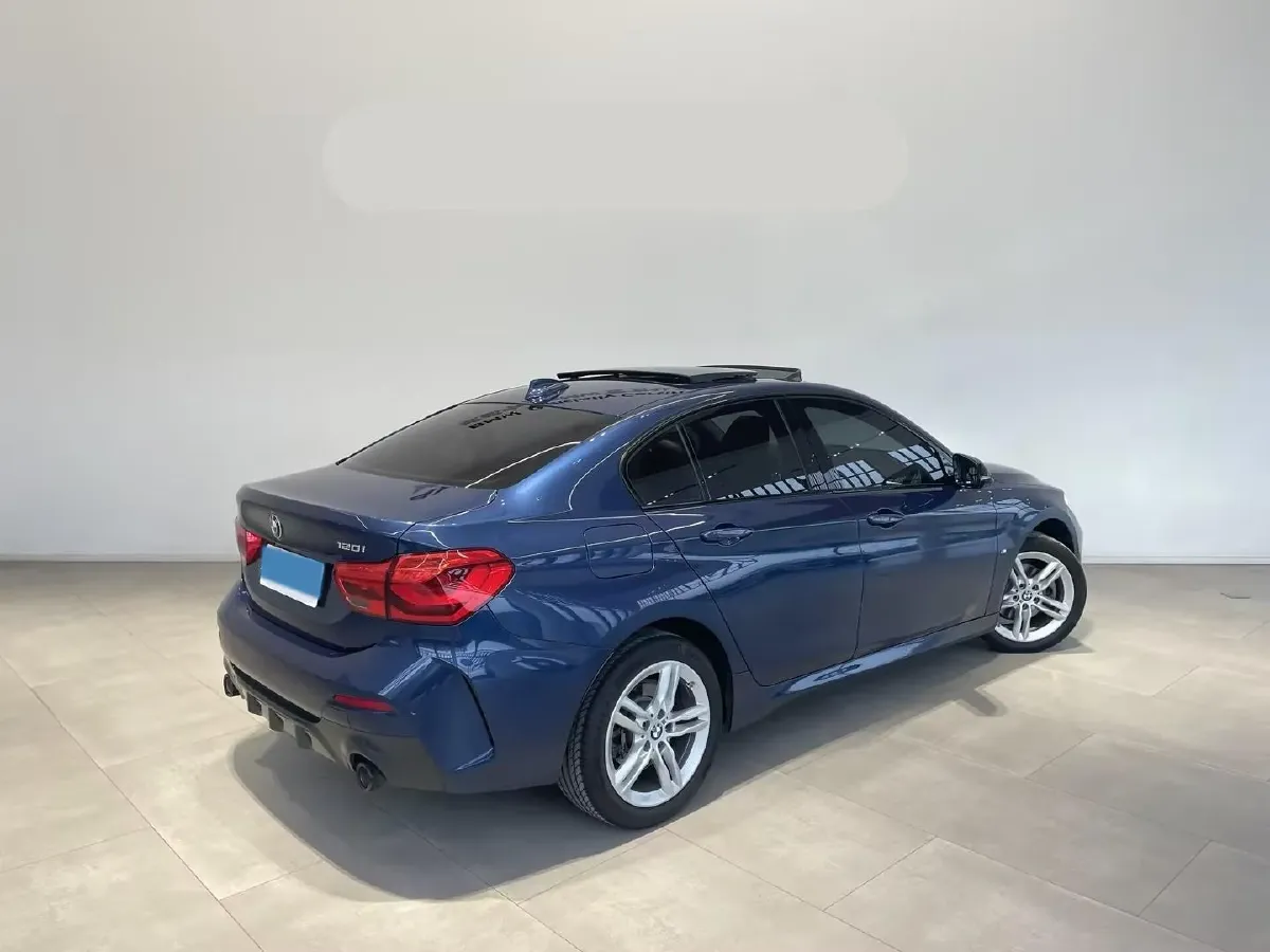 2022 BMW 1 Series 1.5T 140HP L3 7DCT,autocango,china used car exporter,china ev exporter,chinese used car exporter,chinese used ev exporter