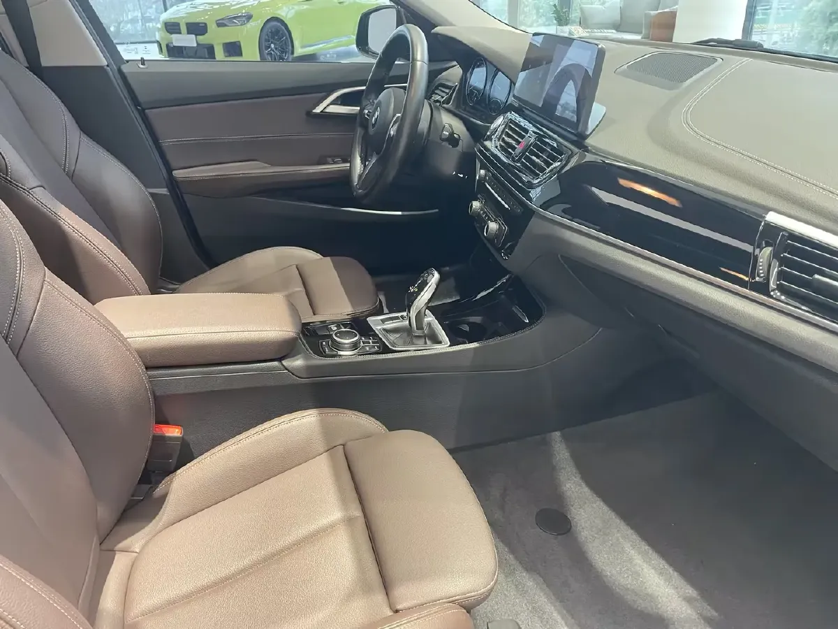 2022 BMW 1 Series 1.5T 140HP L3 7DCT,autocango,china used car exporter,china ev exporter,chinese used car exporter,chinese used ev exporter