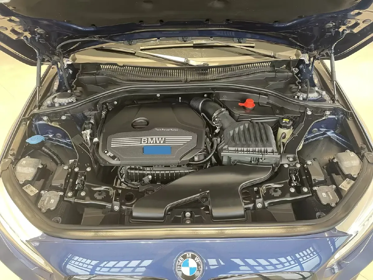 2022 BMW 1 Series 1.5T 140HP L3 7DCT,autocango,china used car exporter,china ev exporter,chinese used car exporter,chinese used ev exporter