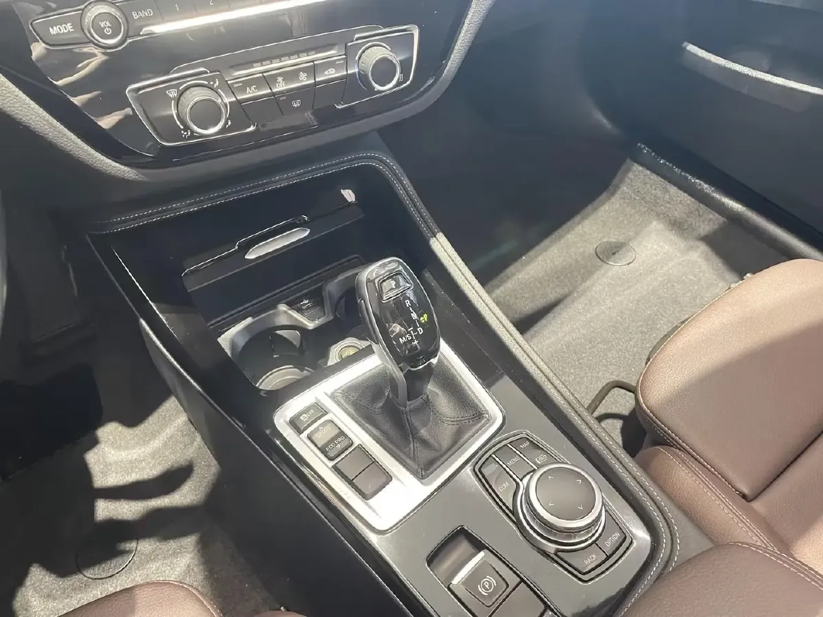 2022 BMW 1 Series 1.5T 140HP L3 7DCT,autocango,china used car exporter,china ev exporter,chinese used car exporter,chinese used ev exporter