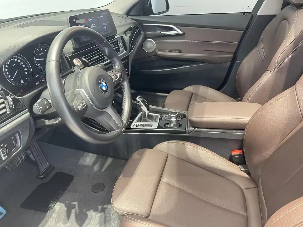 2022 BMW 1 Series 1.5T 140HP L3 7DCT,autocango,china used car exporter,china ev exporter,chinese used car exporter,chinese used ev exporter