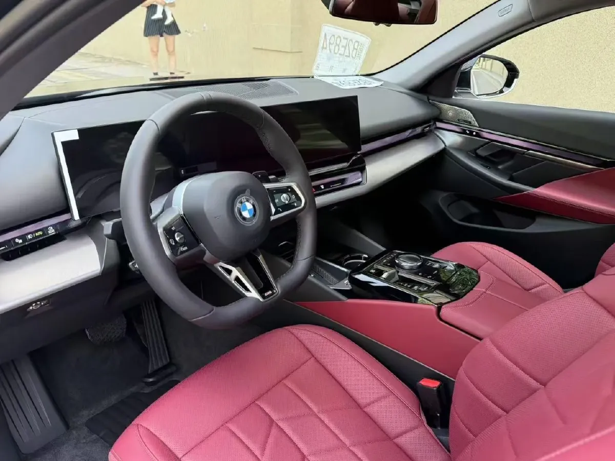 2026 BMW 5 Series 2.0T 258HP L4 8AT,autocango,china used car exporter,china ev exporter,chinese used car exporter,chinese used ev exporter