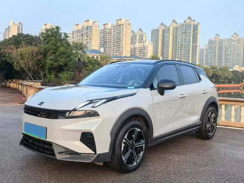 2024 LYNK&CO 06 EM-P 1.5L 120HP L4 3DHT PHEV 19.09KWH