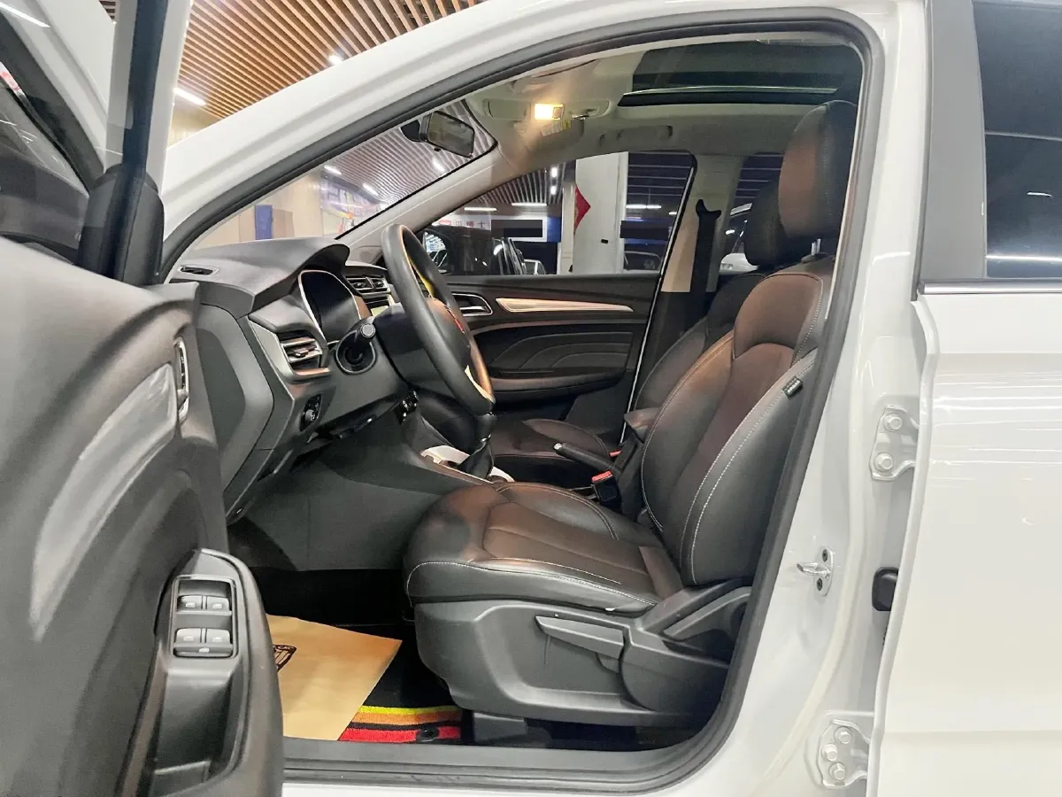 2020 Roewe RX3 1.6L 125HP L4 5MT,autocango,china used car exporter,china ev exporter,chinese used car exporter,chinese used ev exporter