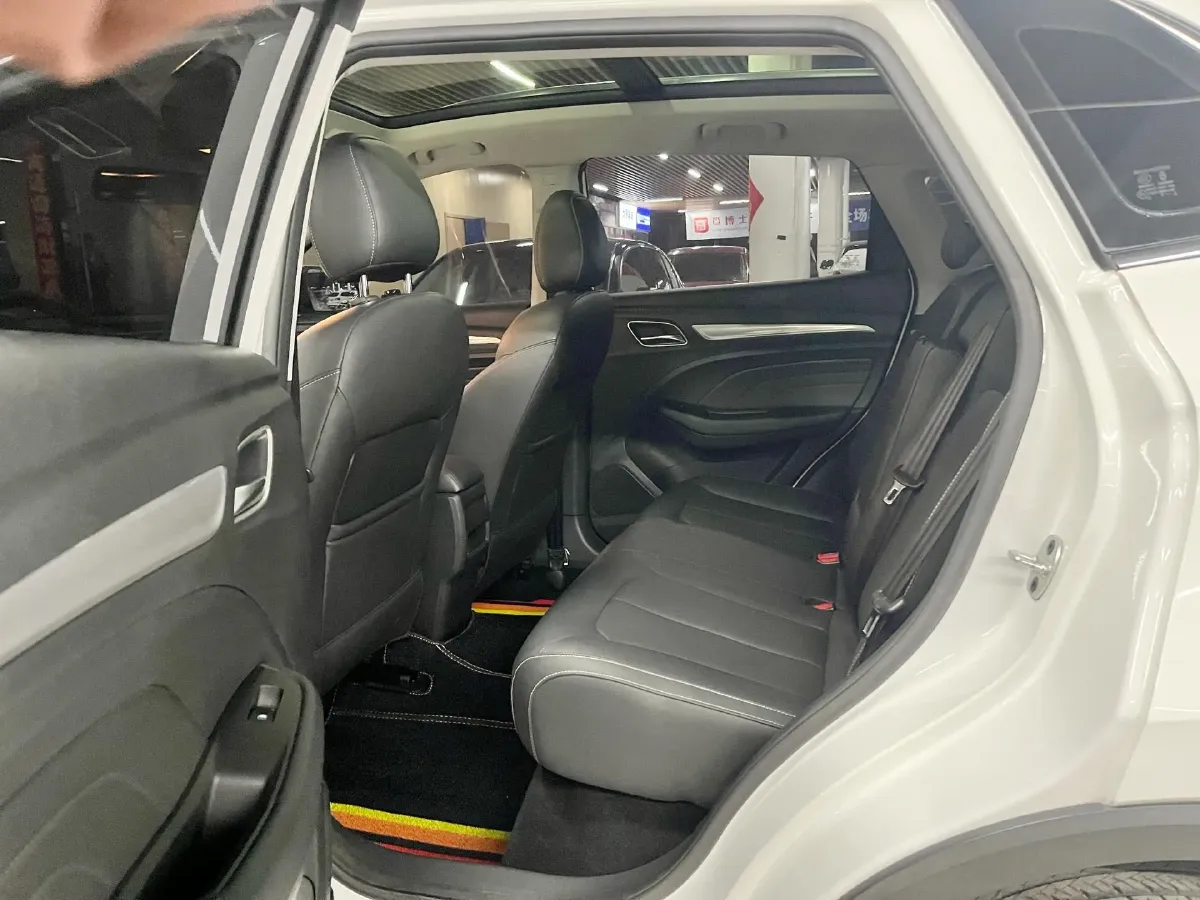 2020 Roewe RX3 1.6L 125HP L4 5MT,autocango,china used car exporter,china ev exporter,chinese used car exporter,chinese used ev exporter