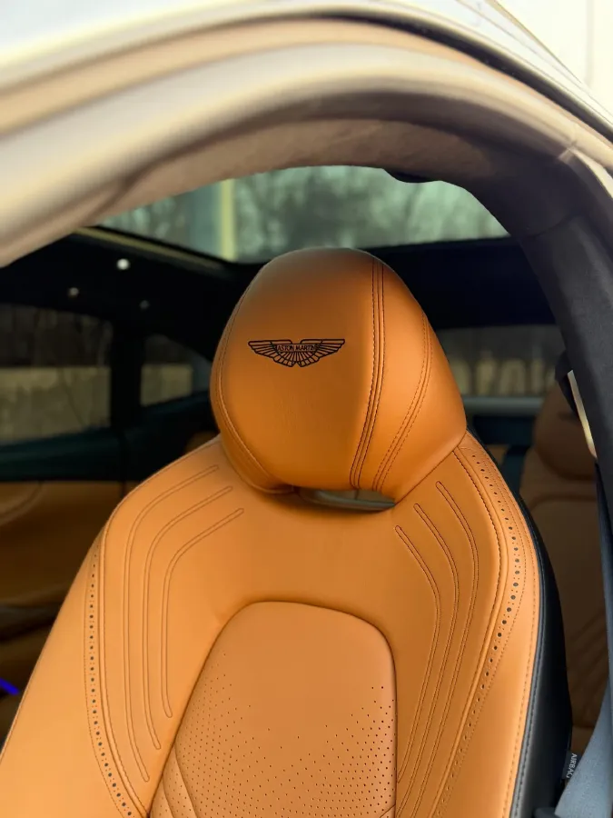 2021 Aston Martin DBX 4.0T 550HP V8 9AT,autocango,china used car exporter,china ev exporter,chinese used car exporter,chinese used ev exporter