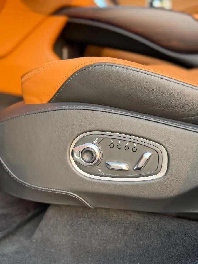 2021 Aston Martin DBX 4.0T 550HP V8 9AT,autocango,china used car exporter,china ev exporter,chinese used car exporter,chinese used ev exporter