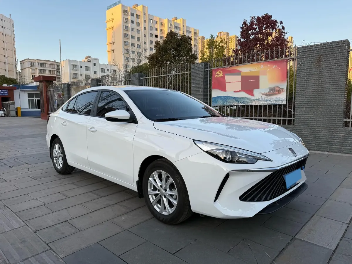 2023 Roewe i5 1.5L 129HP L4 5MT,autocango,china used car exporter,china ev exporter,chinese used car exporter,chinese used ev exporter