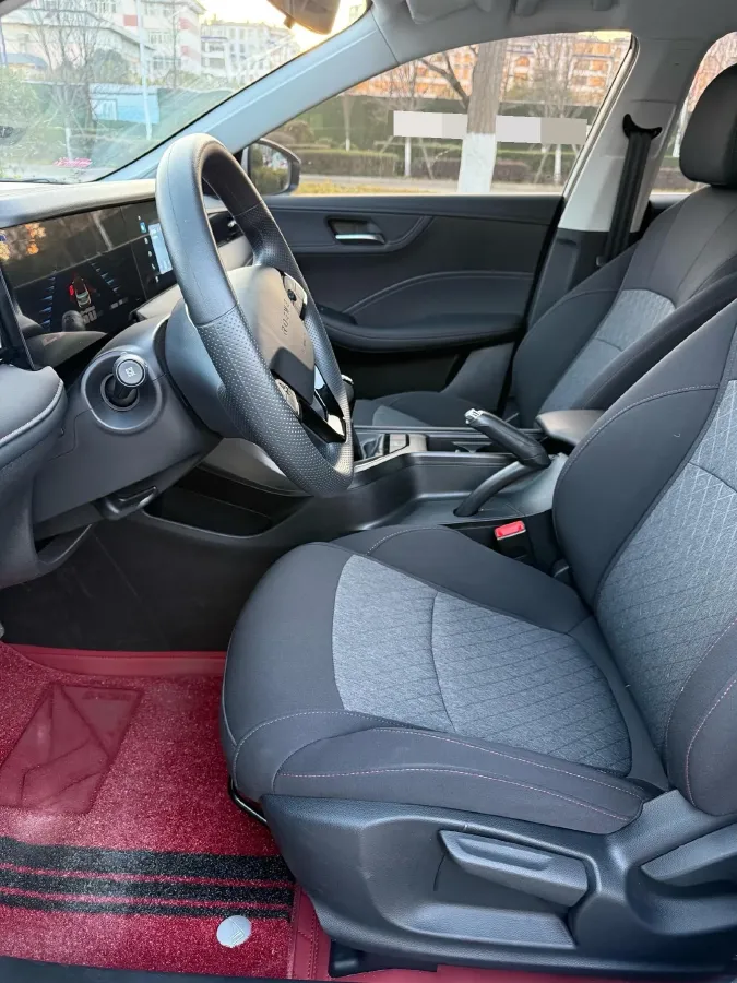 2023 Roewe i5 1.5L 129HP L4 5MT,autocango,china used car exporter,china ev exporter,chinese used car exporter,chinese used ev exporter