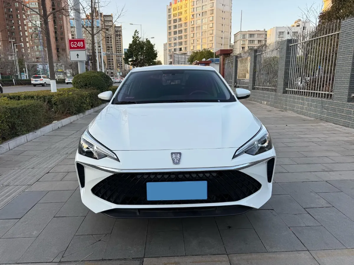 2023 Roewe i5 1.5L 129HP L4 5MT,autocango,china used car exporter,china ev exporter,chinese used car exporter,chinese used ev exporter