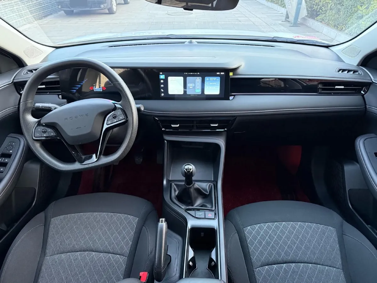 2023 Roewe i5 1.5L 129HP L4 5MT,autocango,china used car exporter,china ev exporter,chinese used car exporter,chinese used ev exporter