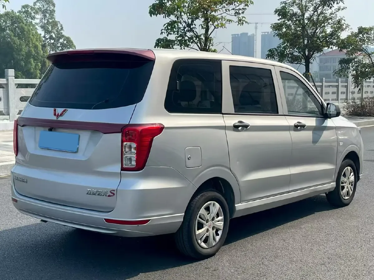 2021 WuLing RongGuang New Truck 1.5L 99HP L4 5MT,autocango,china used car exporter,china ev exporter,chinese used car exporter,chinese used ev exporter