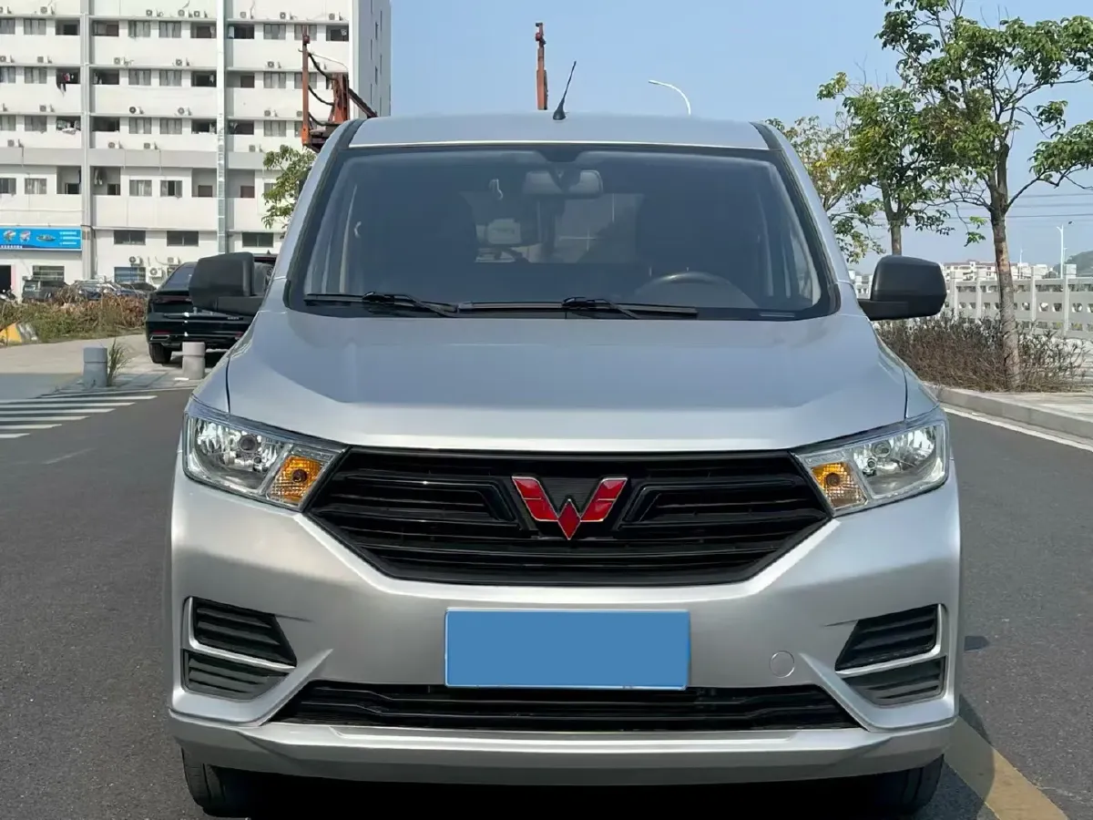 2021 WuLing RongGuang New Truck 1.5L 99HP L4 5MT,autocango,china used car exporter,china ev exporter,chinese used car exporter,chinese used ev exporter
