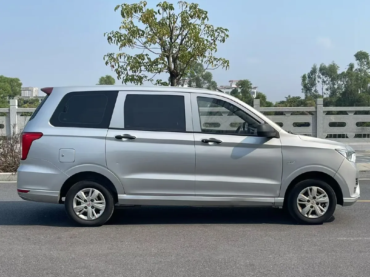 2021 WuLing RongGuang New Truck 1.5L 99HP L4 5MT,autocango,china used car exporter,china ev exporter,chinese used car exporter,chinese used ev exporter