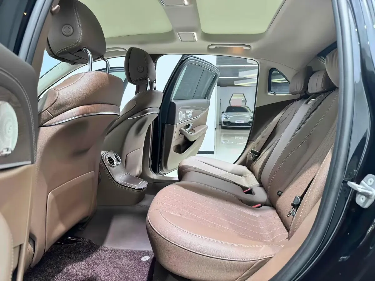 2023 Mercedes-Benz E Class 2.0T 258HP L4 9AT,autocango,china used car exporter,china ev exporter,chinese used car exporter,chinese used ev exporter