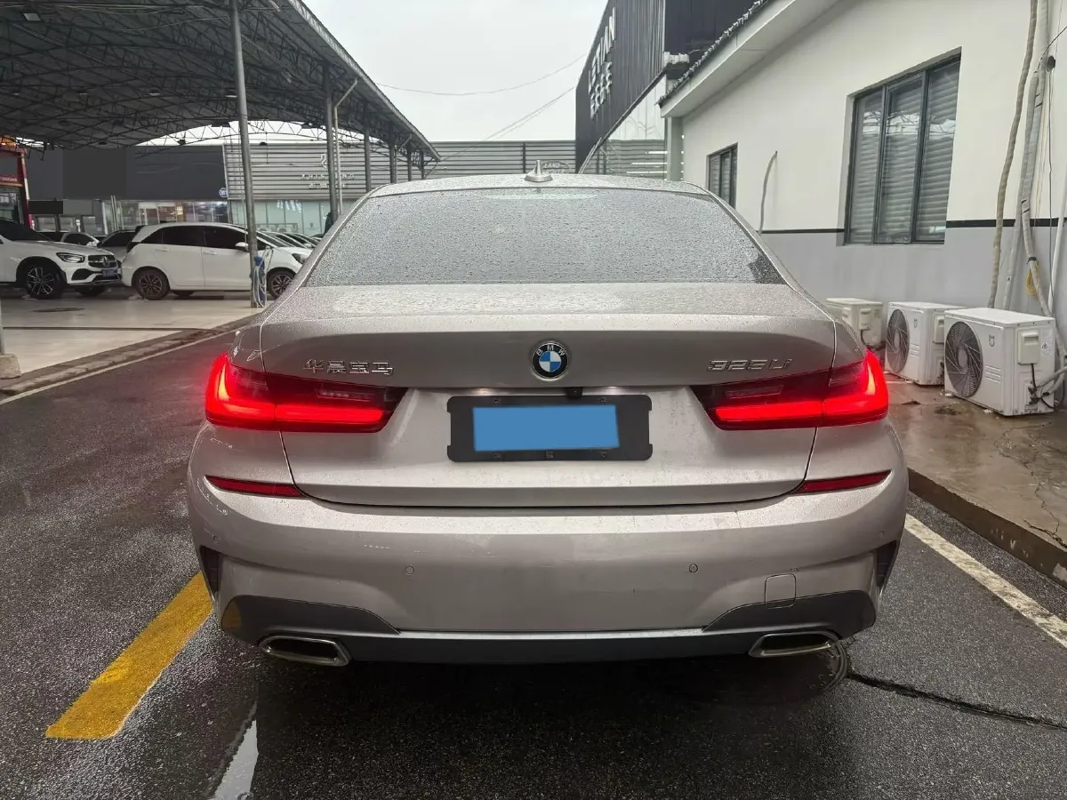 2022 BMW 3 Series 2.0T 184HP L4 8AT,autocango,china used car exporter,china ev exporter,chinese used car exporter,chinese used ev exporter