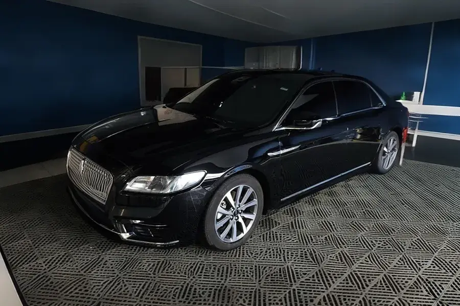 2018 Lincoln Continental 2.0T 261HP L4 6AT