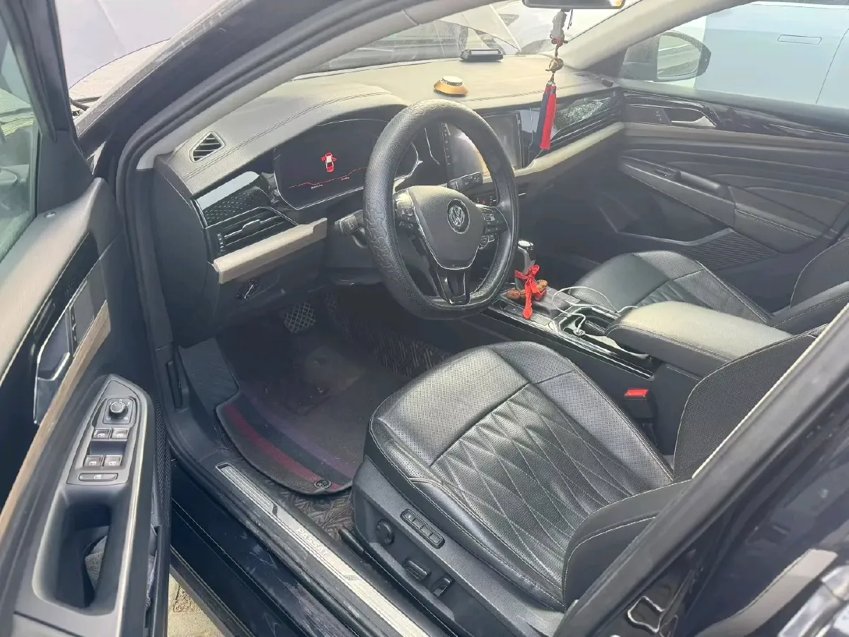 2019 Volvo V40 1.5T 152HP L4 6AT,autocango,china used car exporter,china ev exporter,chinese used car exporter,chinese used ev exporter