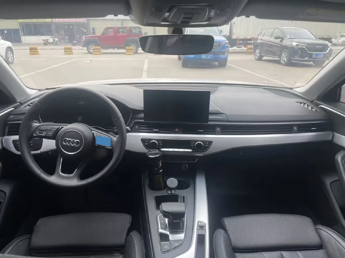 2020 Audi A4L 2.0T 190HP L4 7DCT,autocango,china used car exporter,china ev exporter,chinese used car exporter,chinese used ev exporter