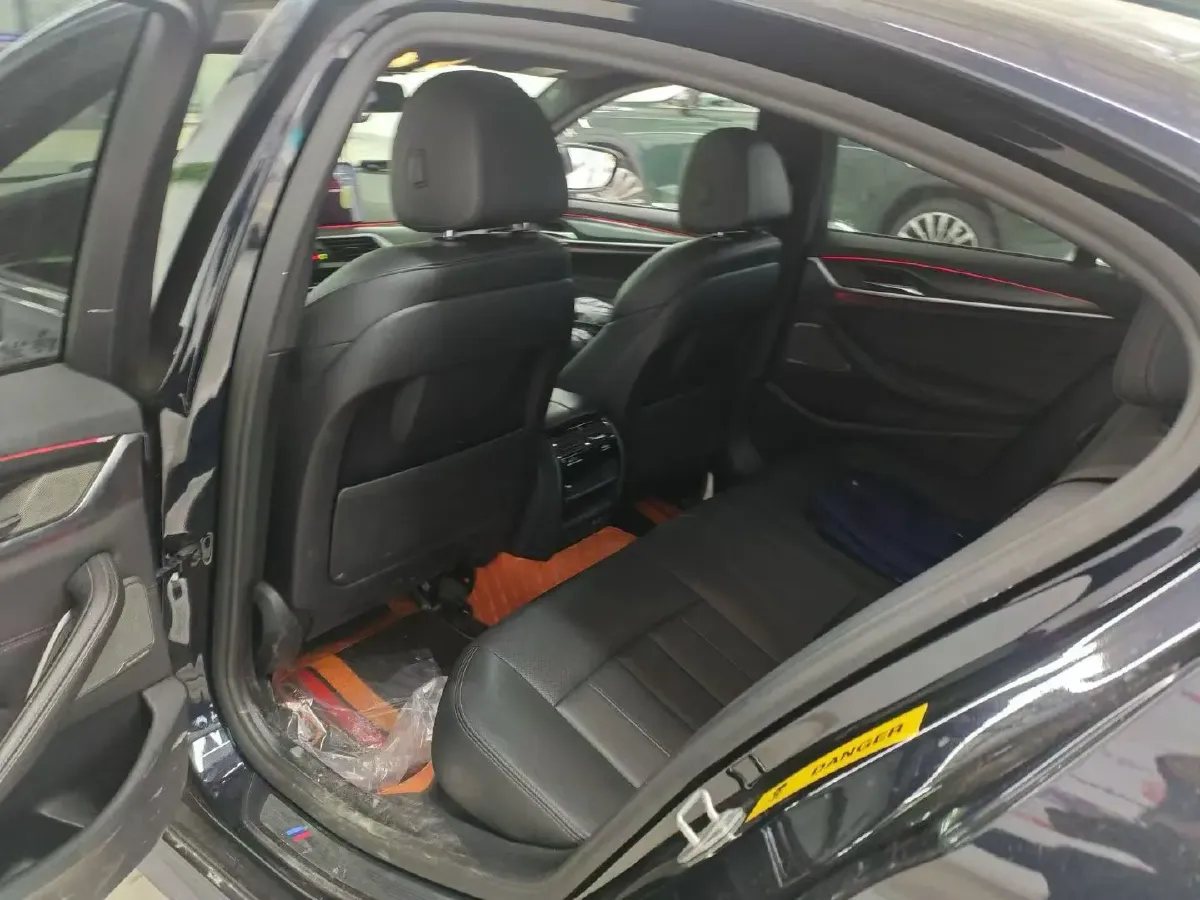 2021 BMW 5 Series 2.0T 252HP L4 8AT,autocango,china used car exporter,china ev exporter,chinese used car exporter,chinese used ev exporter