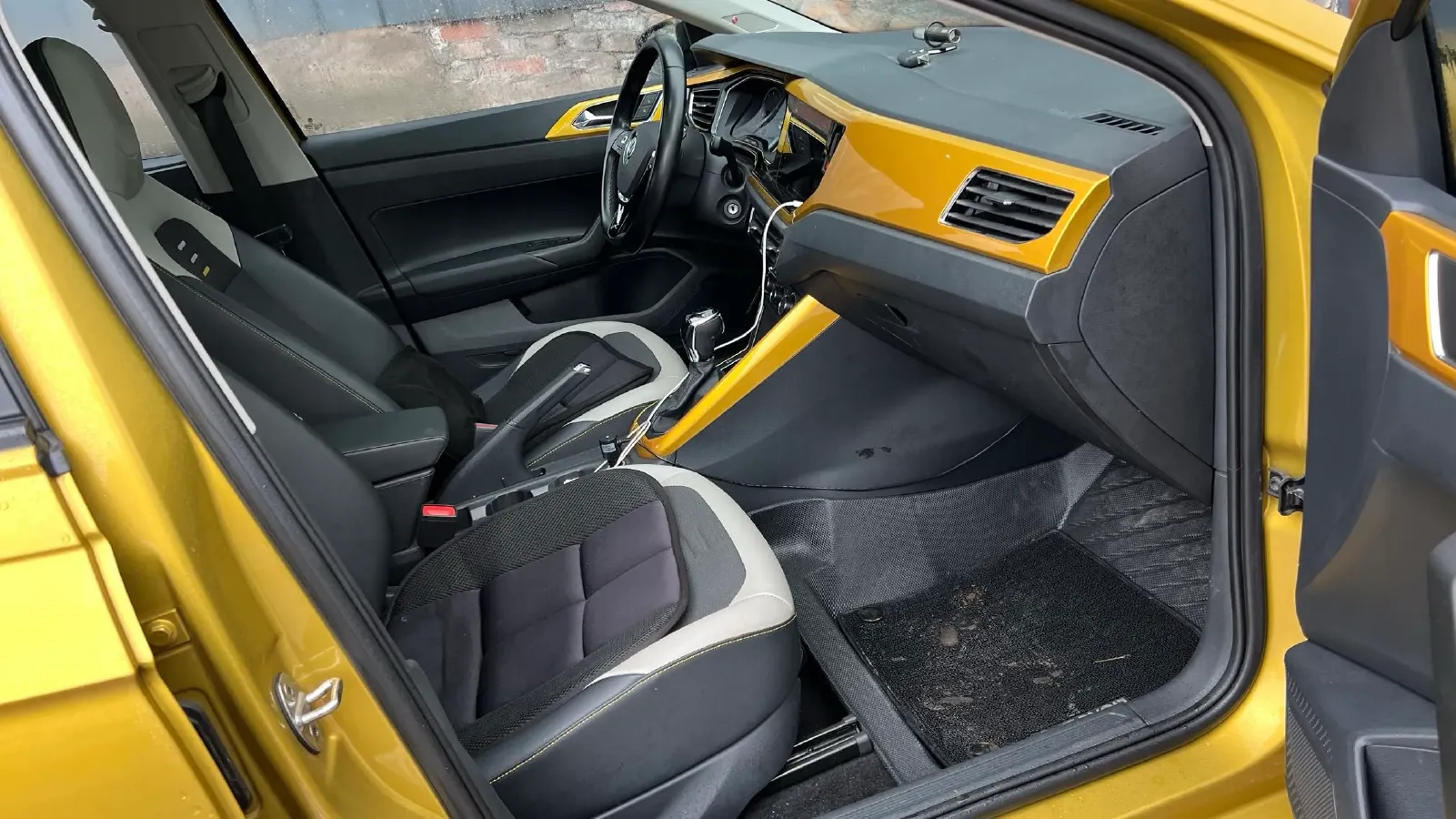 2019 Volkswagen Polo 1.5L 113HP L4 6AT,autocango,china used car exporter,china ev exporter,chinese used car exporter,chinese used ev exporter