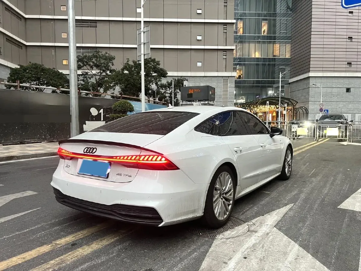 2021 Audi A7 2.0T 245HP L4 7DCT,autocango,china used car exporter,china ev exporter,chinese used car exporter,chinese used ev exporter