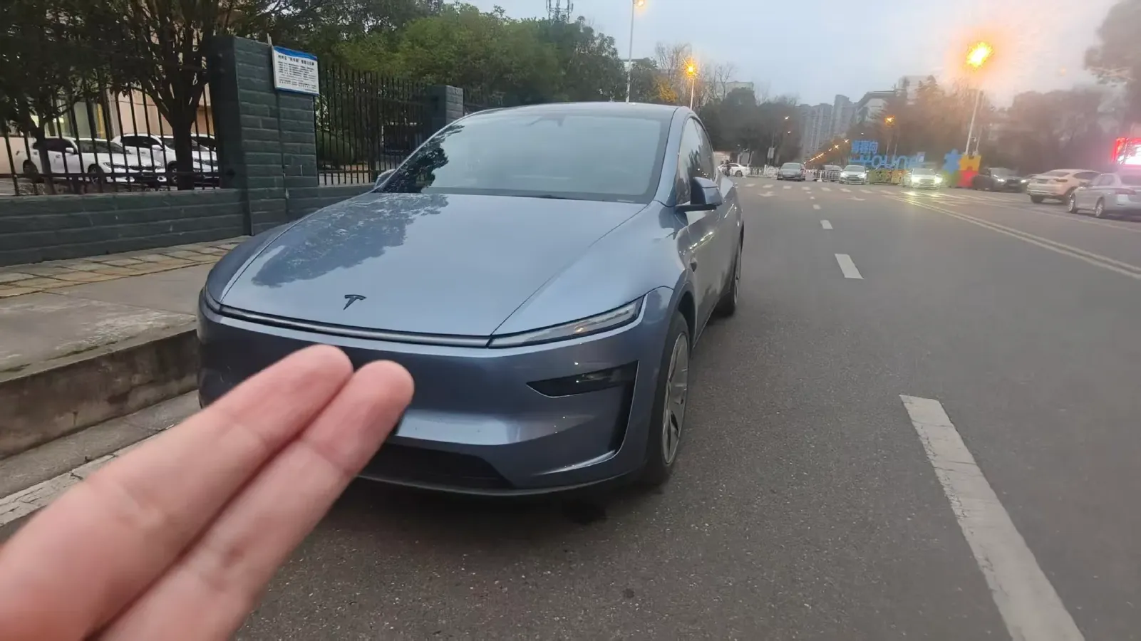 2025 Tesla Model Y L BEV,autocango,china used car exporter,china ev exporter,chinese used car exporter,chinese used ev exporter