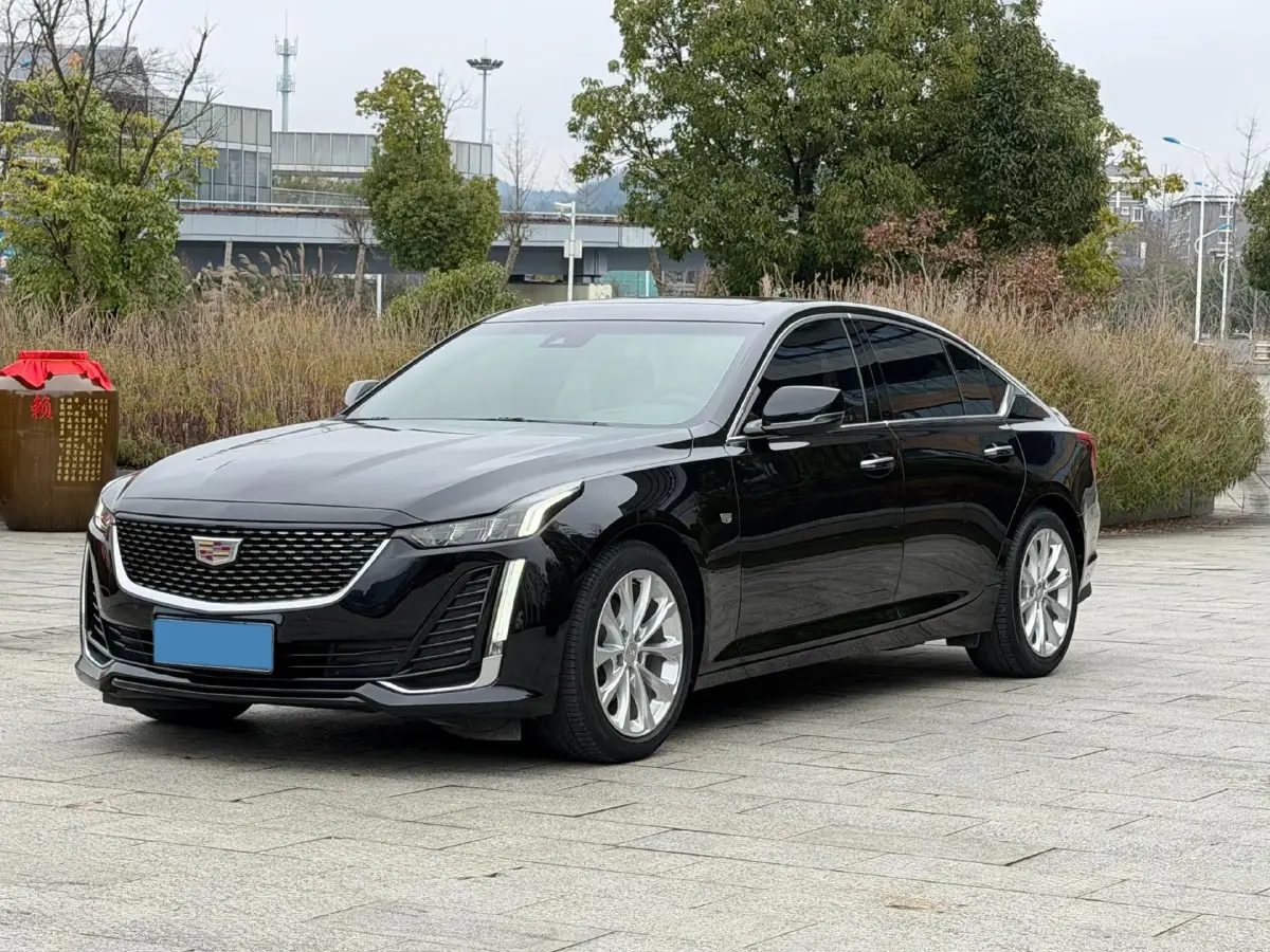 2022 Cadillac CT5 2.0T 237HP L4 10AT