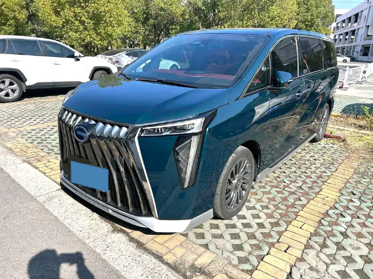 2023 GAC Trumpchi M8 2.0T 190HP L4 E-CVT Hybrid