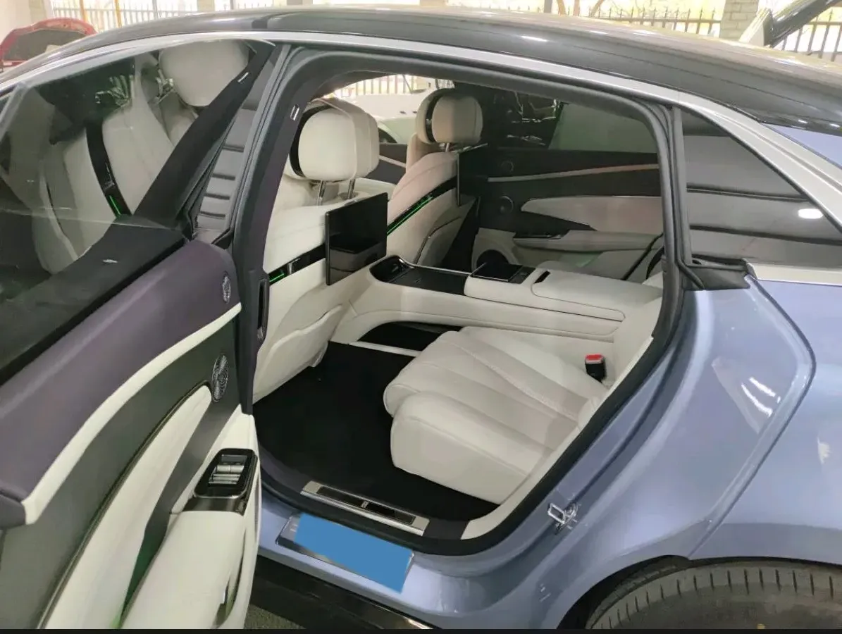 2025 YangWang U7 2.0T 245HP H4 E-CVT PHEV,autocango,china used car exporter,china ev exporter,chinese used car exporter,chinese used ev exporter