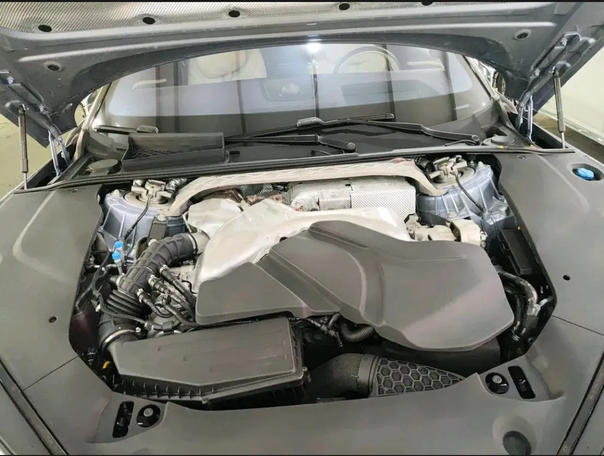 2025 YangWang U7 2.0T 245HP H4 E-CVT PHEV,autocango,china used car exporter,china ev exporter,chinese used car exporter,chinese used ev exporter