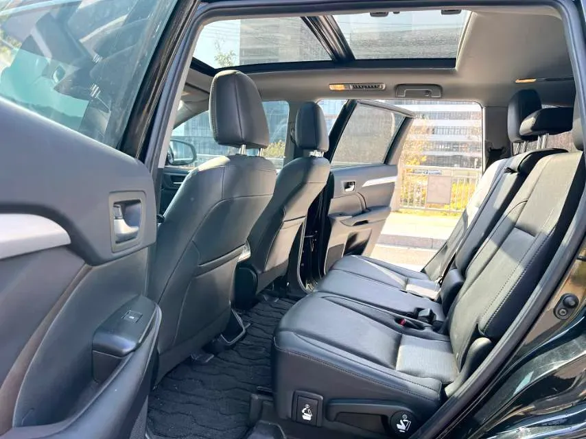 2021 Toyota Highlander 2.0T 220HP L4 6AT,autocango,china used car exporter,china ev exporter,chinese used car exporter,chinese used ev exporter