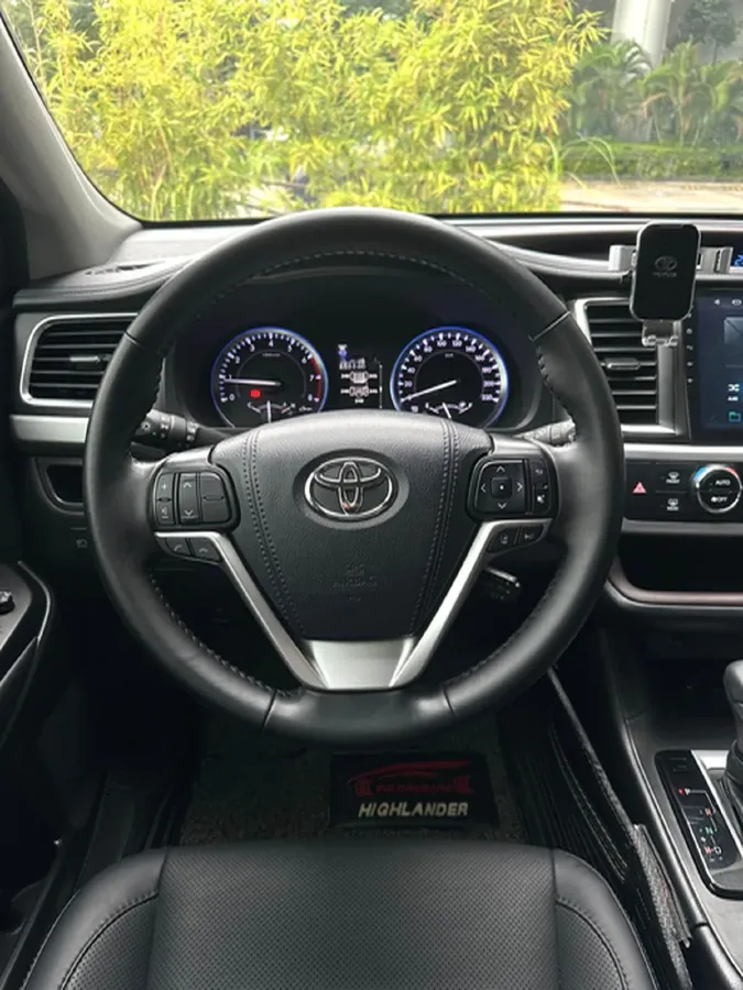 2021 Toyota Highlander 2.0T 220HP L4 6AT,autocango,china used car exporter,china ev exporter,chinese used car exporter,chinese used ev exporter