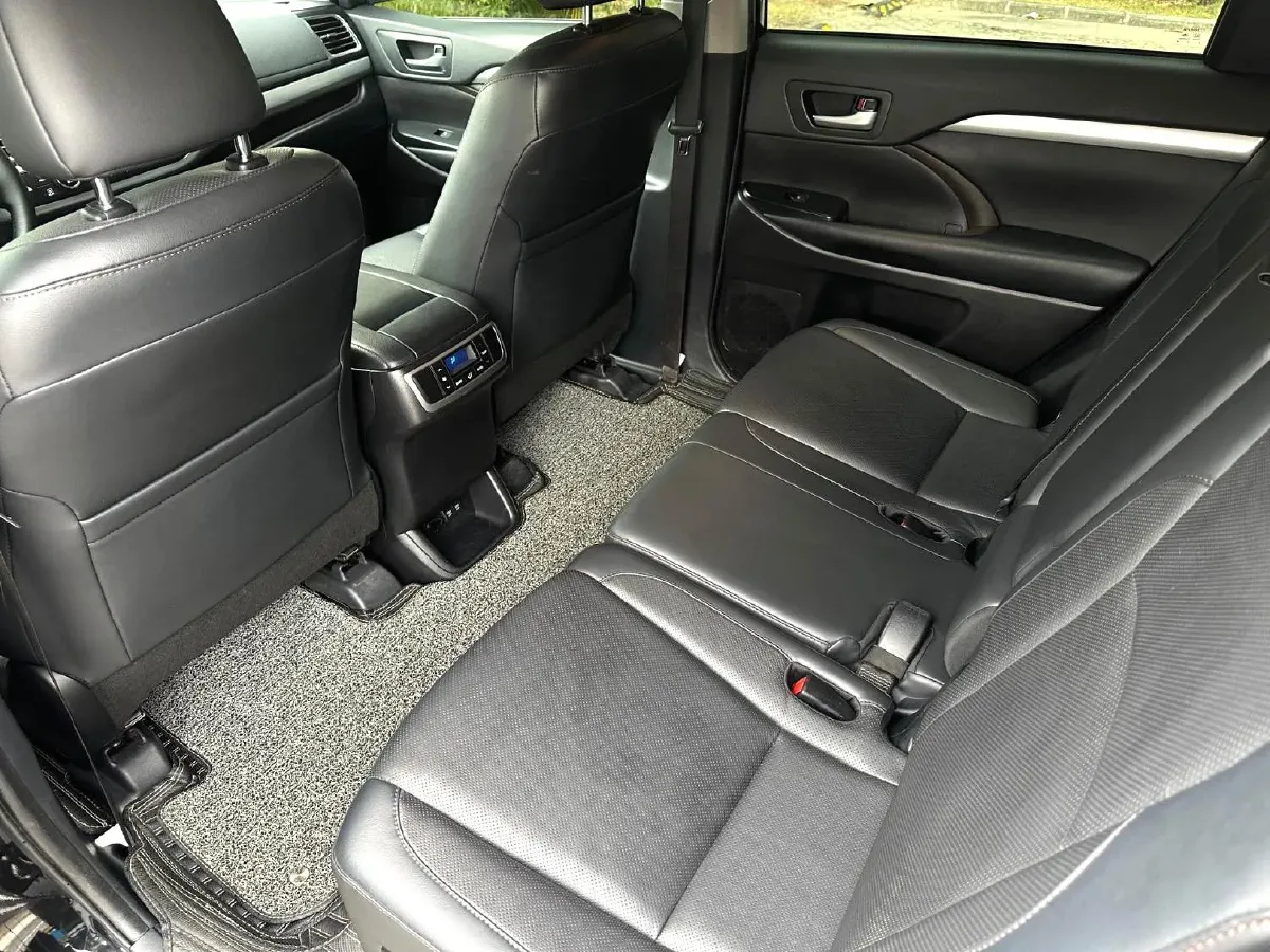 2021 Toyota Highlander 2.0T 220HP L4 6AT,autocango,china used car exporter,china ev exporter,chinese used car exporter,chinese used ev exporter