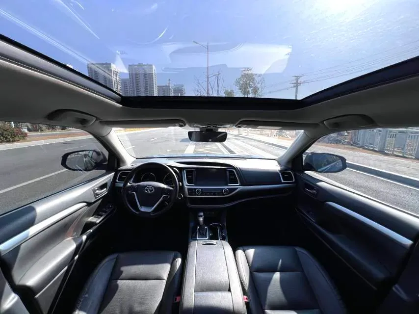 2021 Toyota Highlander 2.0T 220HP L4 6AT,autocango,china used car exporter,china ev exporter,chinese used car exporter,chinese used ev exporter