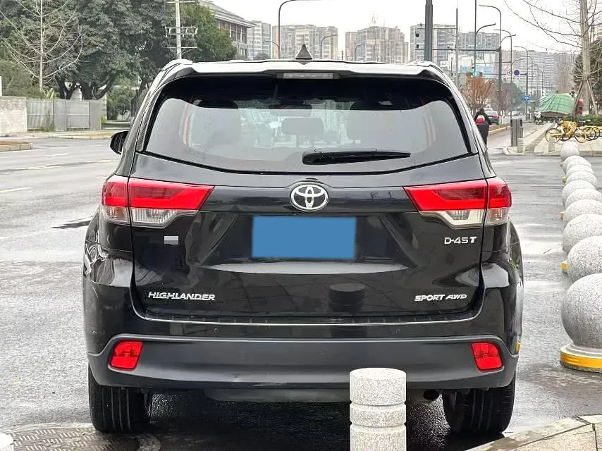 2021 Toyota Highlander 2.0T 220HP L4 6AT,autocango,china used car exporter,china ev exporter,chinese used car exporter,chinese used ev exporter