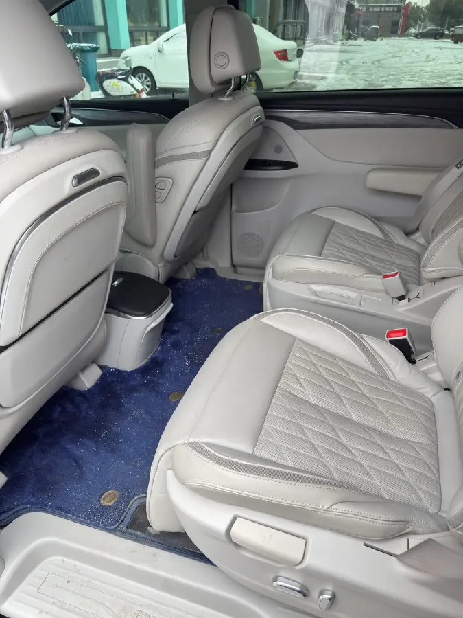 2023 Buick GL8 2.0T 237HP L4 9AT,autocango,china used car exporter,china ev exporter,chinese used car exporter,chinese used ev exporter