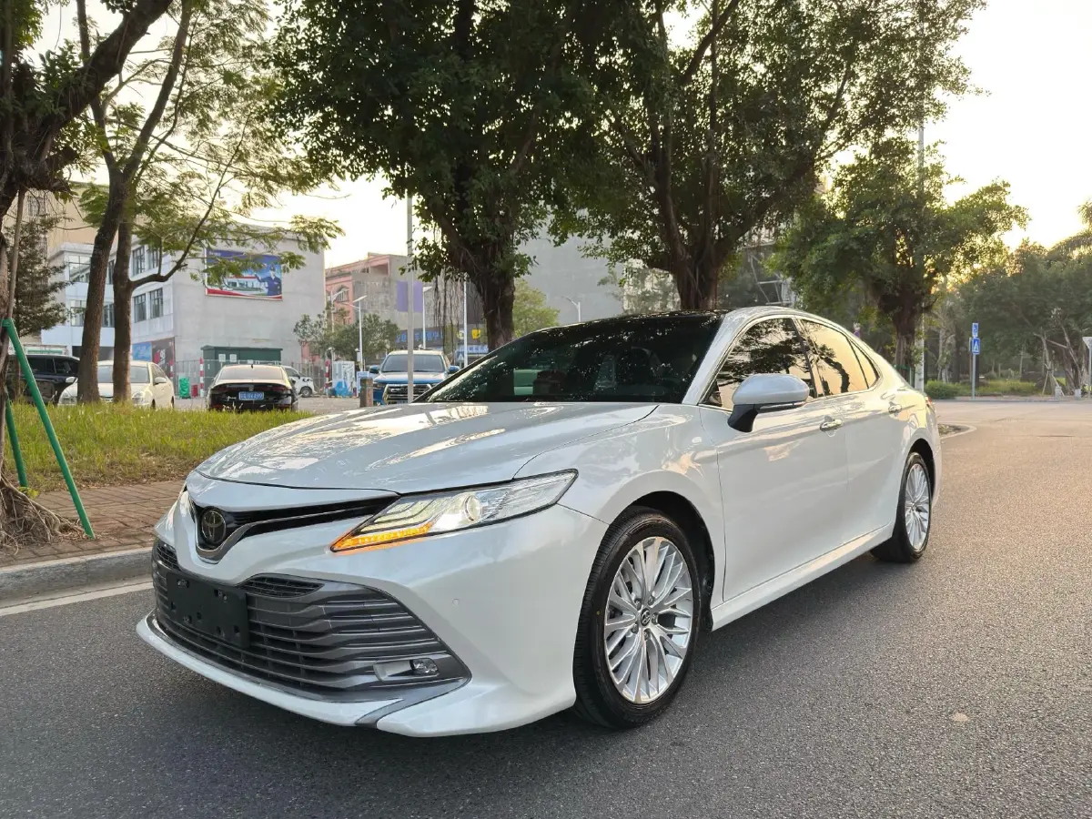 2018 Toyota Camry 2.5L 209HP L4 8AT