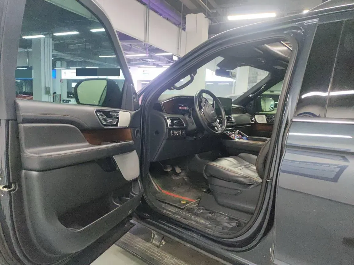 2022 BMW X7 3.0T 340HP L6 8AT,autocango,china used car exporter,china ev exporter,chinese used car exporter,chinese used ev exporter