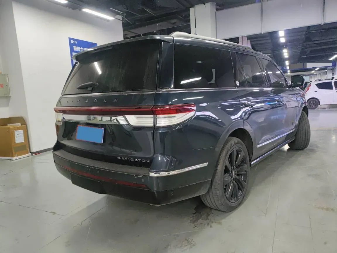 2022 BMW X7 3.0T 340HP L6 8AT,autocango,china used car exporter,china ev exporter,chinese used car exporter,chinese used ev exporter