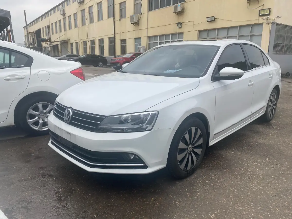2018 Volkswagen Sagitar 1.2T 110HP L4 7DCT
