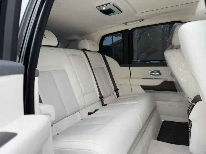 2025 Mansory Cullinan 6.7T 600HP V12 8AT,autocango,china used car exporter,china ev exporter,chinese used car exporter,chinese used ev exporter