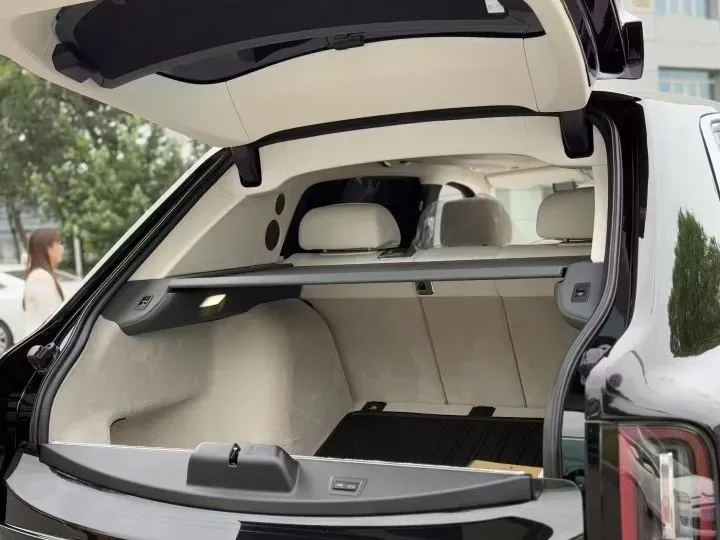 2025 Mansory Cullinan 6.7T 600HP V12 8AT,autocango,china used car exporter,china ev exporter,chinese used car exporter,chinese used ev exporter