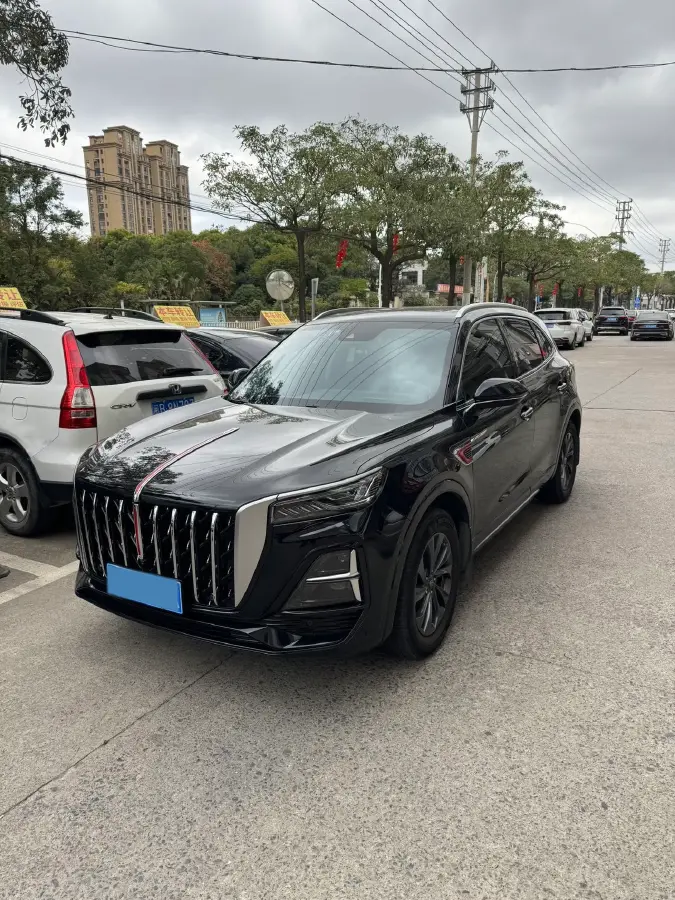 2023 HongQi HS5 2.0T 252HP L4 8AT