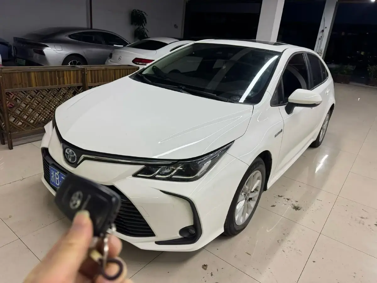 2023 Toyota Corolla 1.8L 98HP L4 E-CVT Hybrid