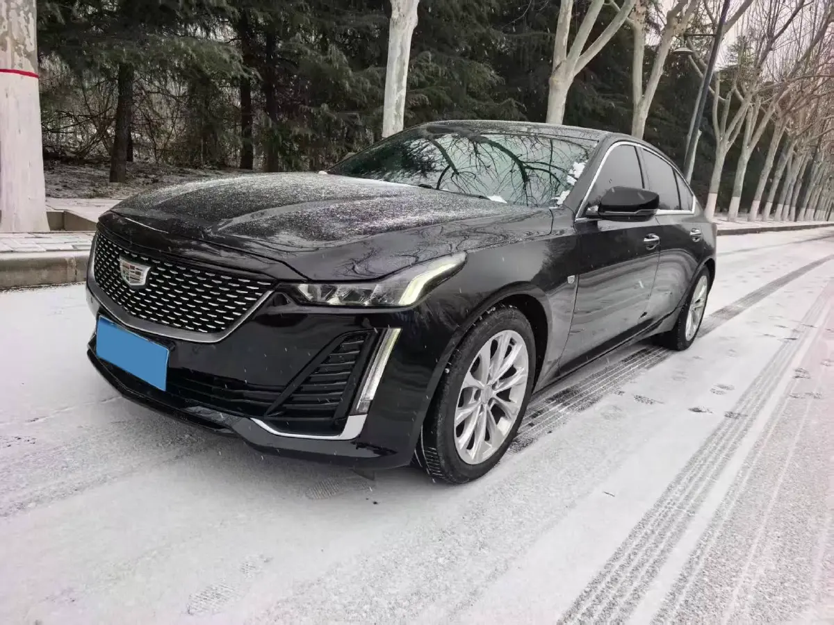 2022 Cadillac CT5 2.0T 237HP L4 10AT