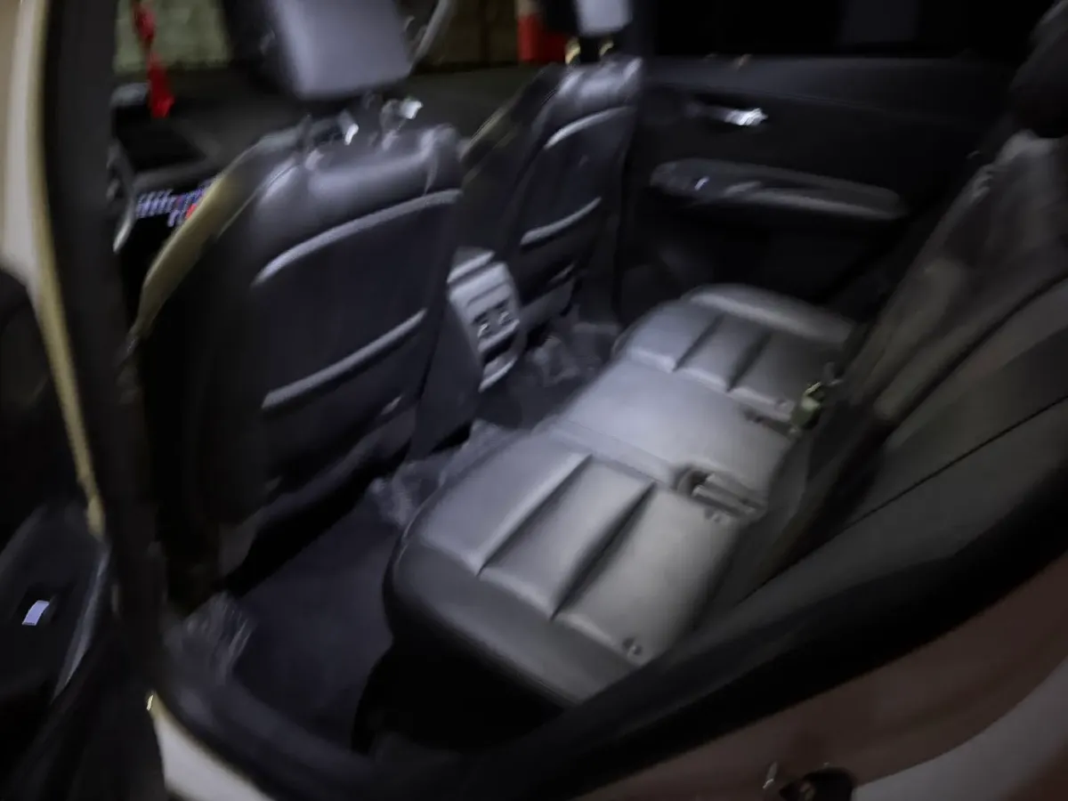 2021 Cadillac XT4 2.0T 237HP L4 9AT,autocango,china used car exporter,china ev exporter,chinese used car exporter,chinese used ev exporter